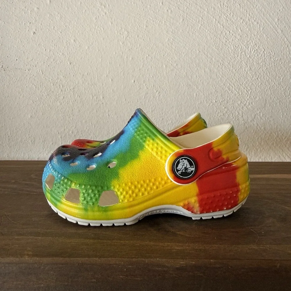 Crocs Classic Tie Dye Clogs Toddler Size‎ C2/3 Multi Color Rainbow Slip On Shoes